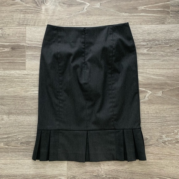 Bebe Two Piece Vest and Skirt Suit. - Picture 5 of 5